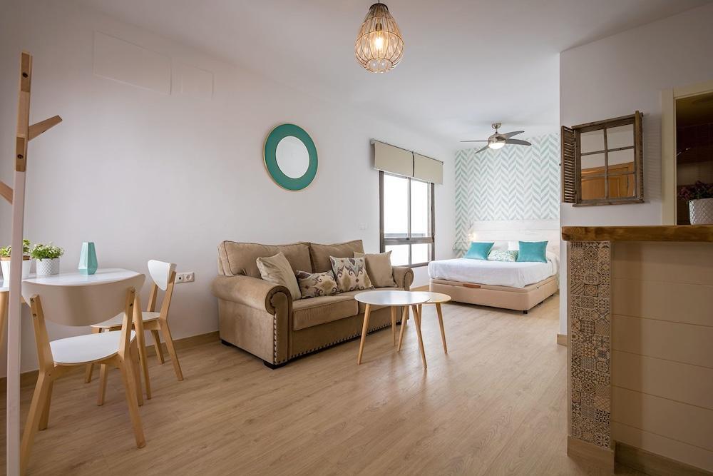 Barcelona Apartments Marina 124 Екстер'єр фото